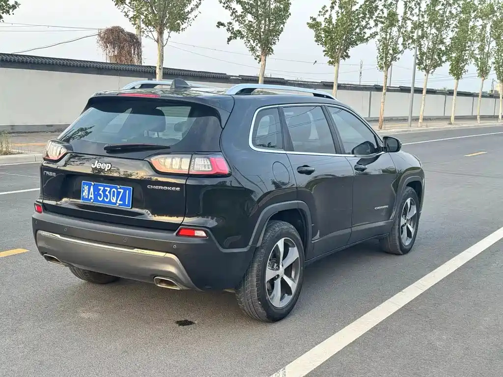 JEEP CHEROKEE 2021