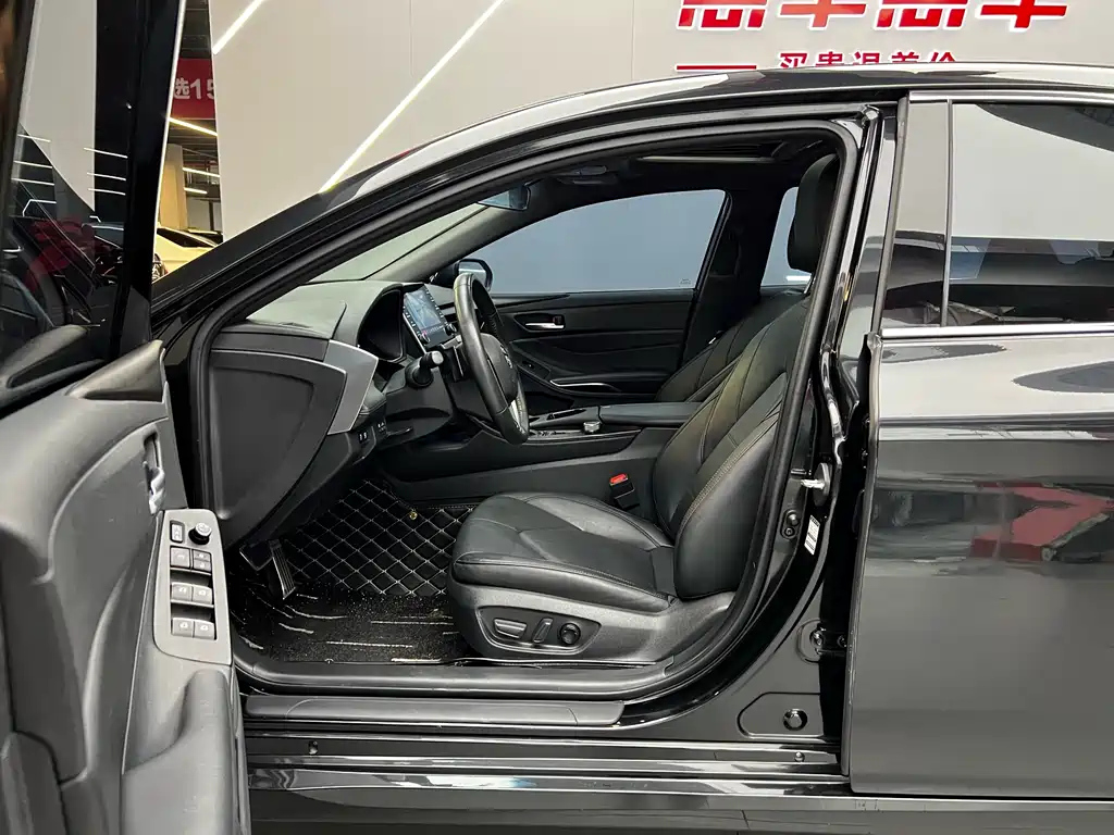 TOYOTA AVALON 2022