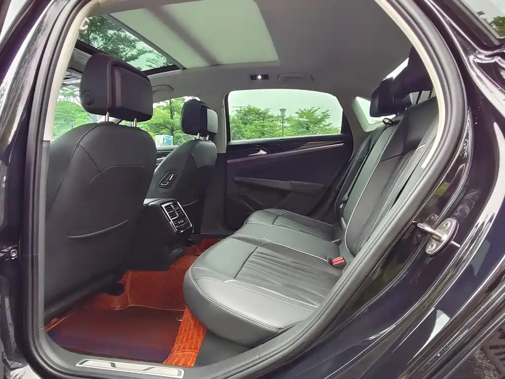 VOLKSWAGEN PASSAT 2022