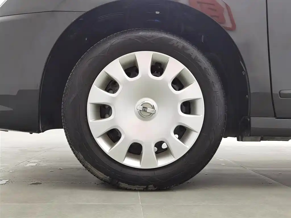 NISSAN SYLPHY 2018