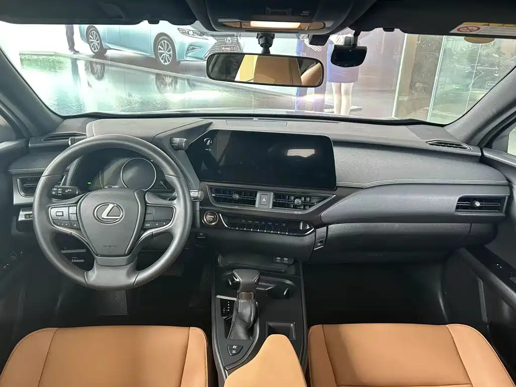 LEXUS UX 2023