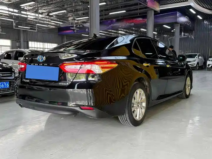 TOYOTA CAMRY 2021