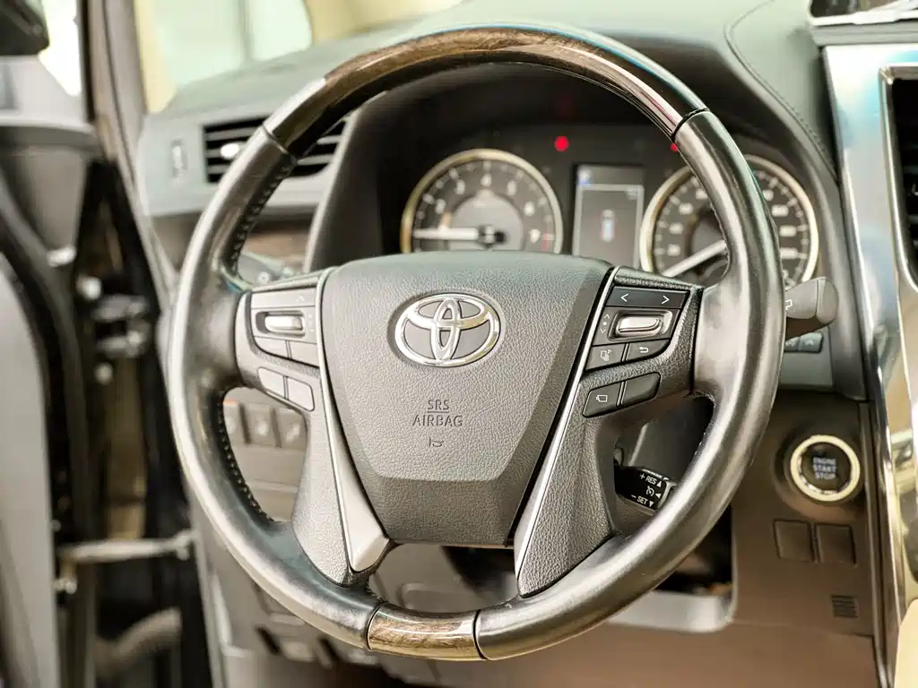 TOYOTA ALPHARD 2019