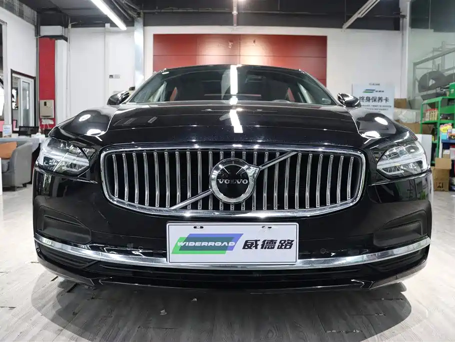 VOLVO S90 2021