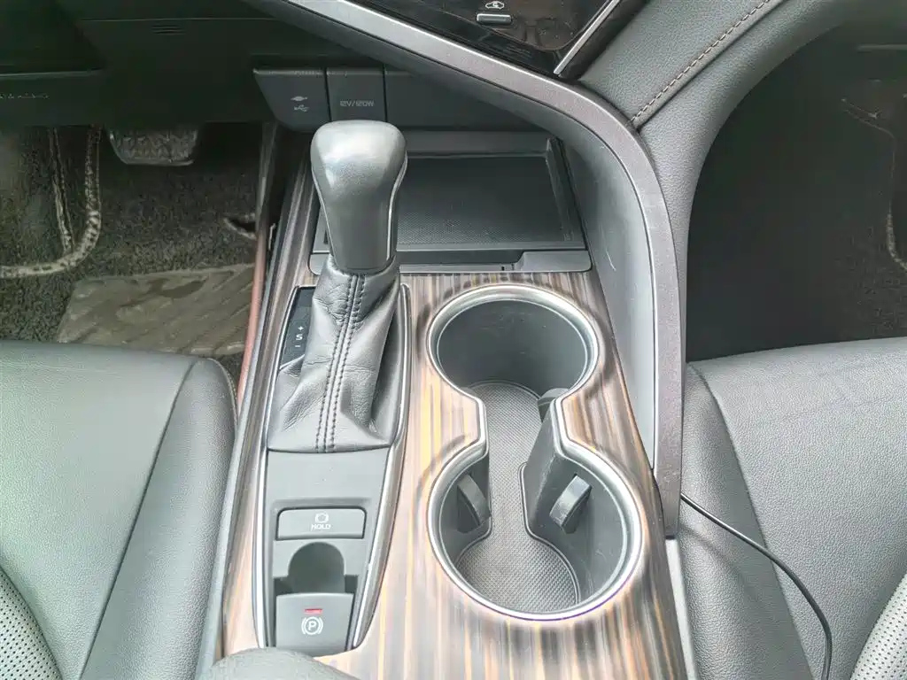 TOYOTA CAMRY 2018