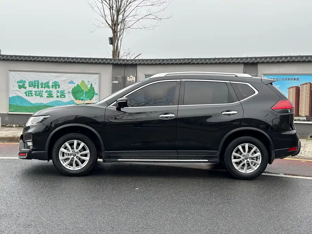 NISSAN X-TRAIL 2019