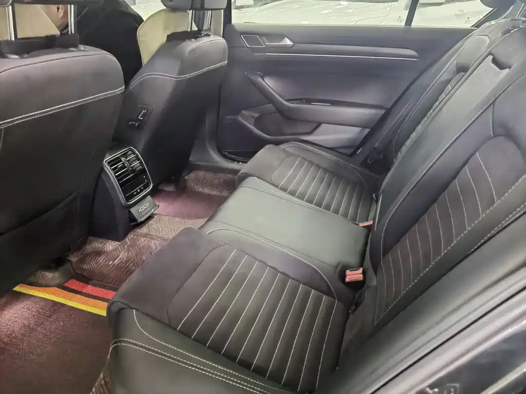 VOLKSWAGEN MAGOTAN 2021