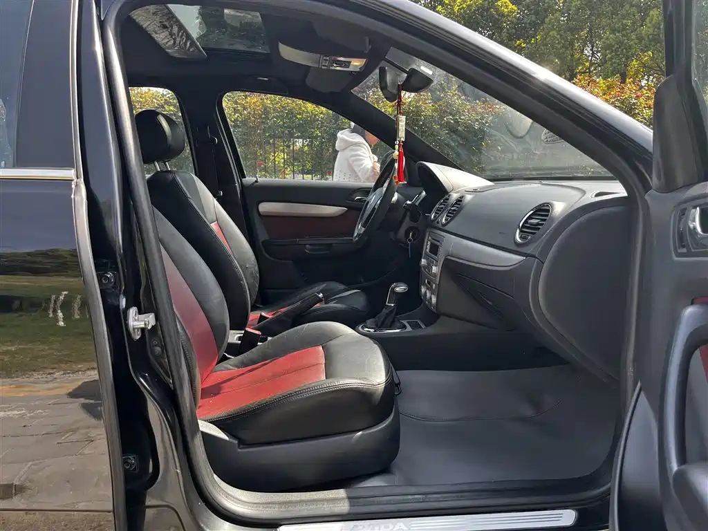 VOLKSWAGEN LAVIDA 2010