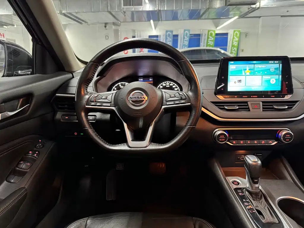NISSAN TEANA 2020
