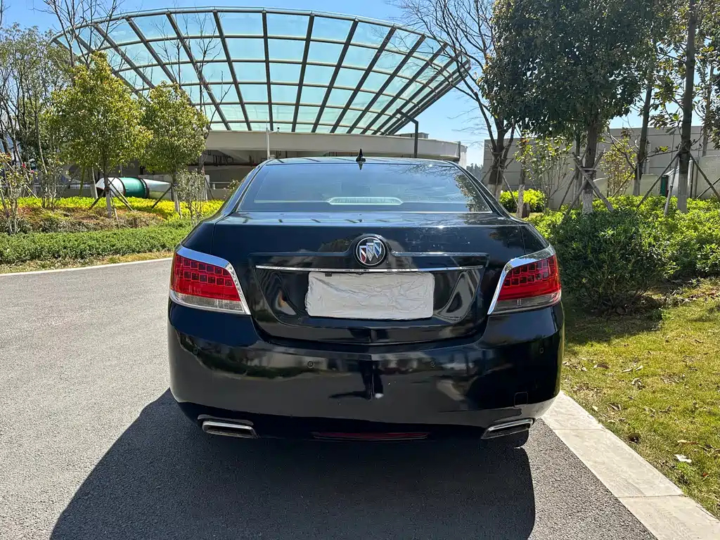 BUICK LACROSSE 2010