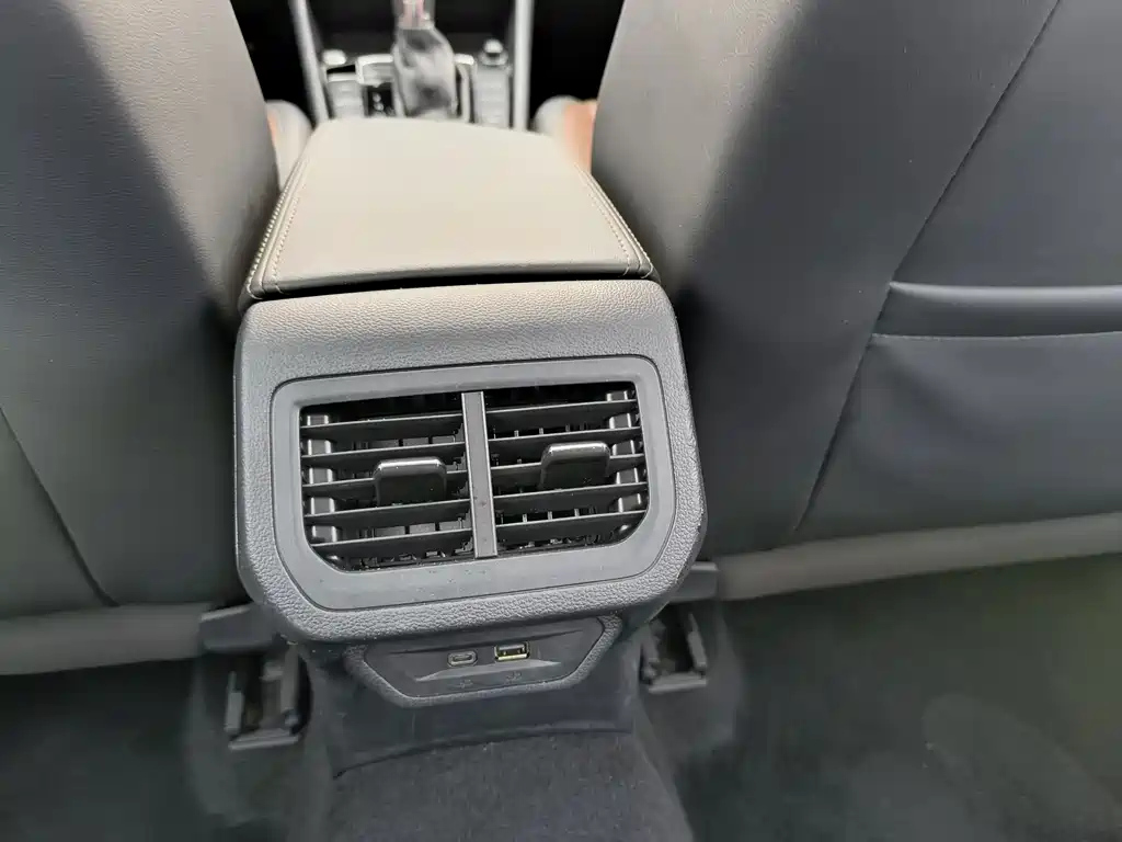 VOLKSWAGEN LAVIDA 2021