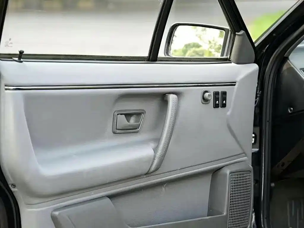 VOLKSWAGEN SANTANA CLASSIC 2010