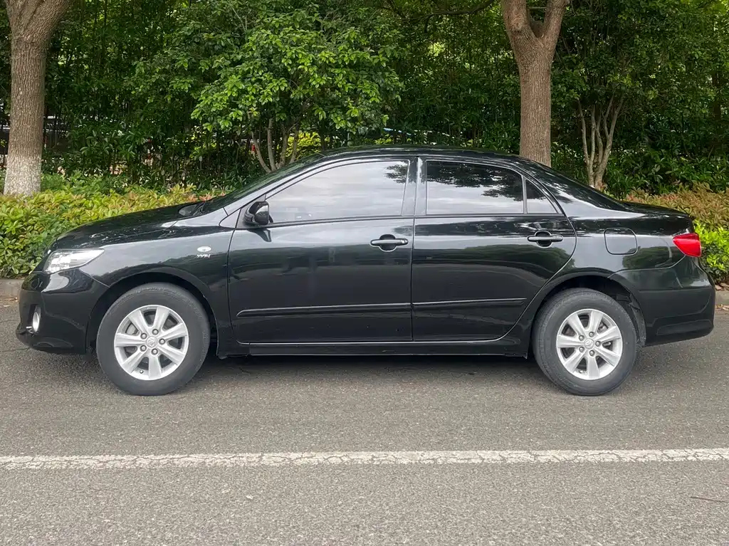 TOYOTA COROLLA 2013