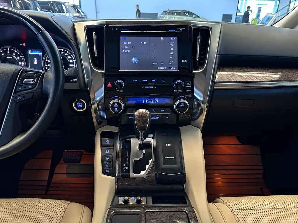 TOYOTA ALPHARD 2019