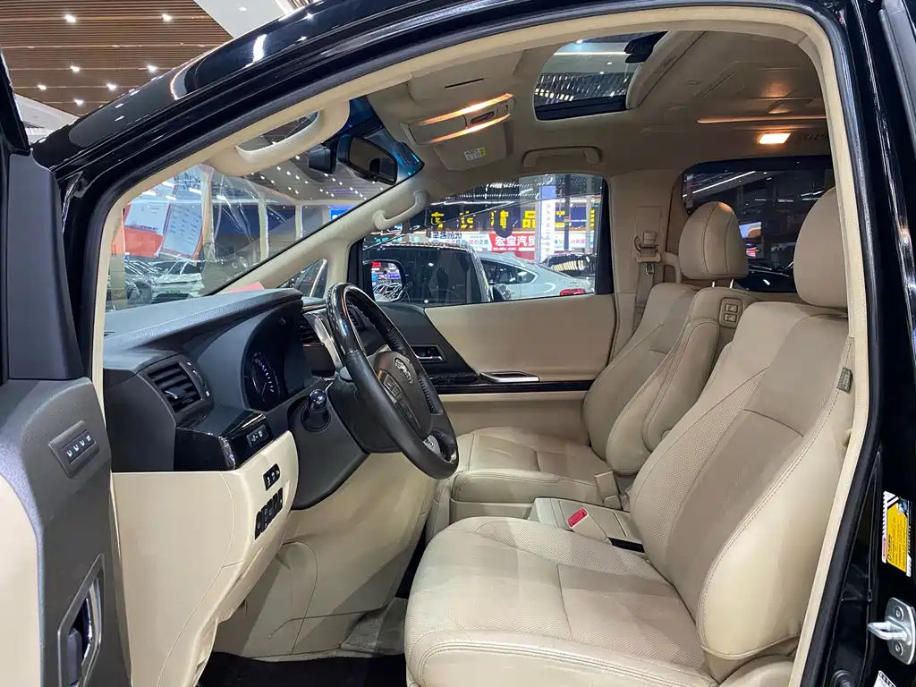 TOYOTA ALPHARD 2013
