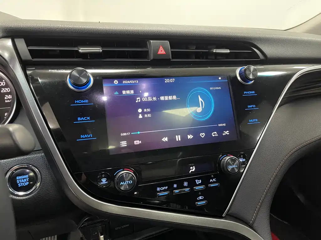 TOYOTA CAMRY 2021