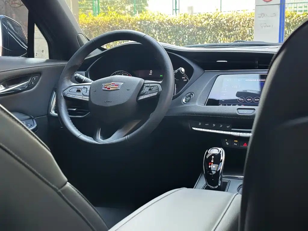 CADILLAC XT4 2021