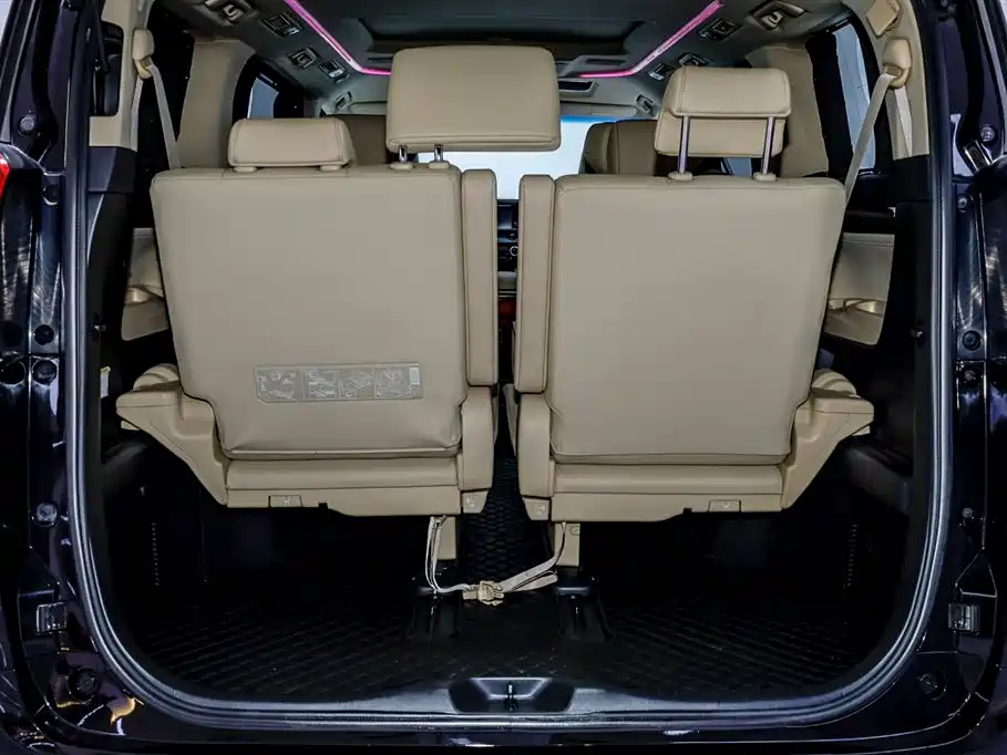 TOYOTA ALPHARD 2015