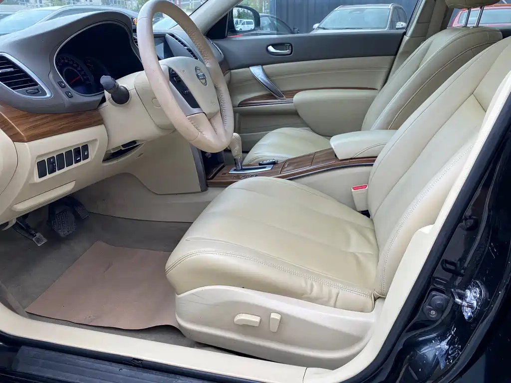 NISSAN TEANA 2011