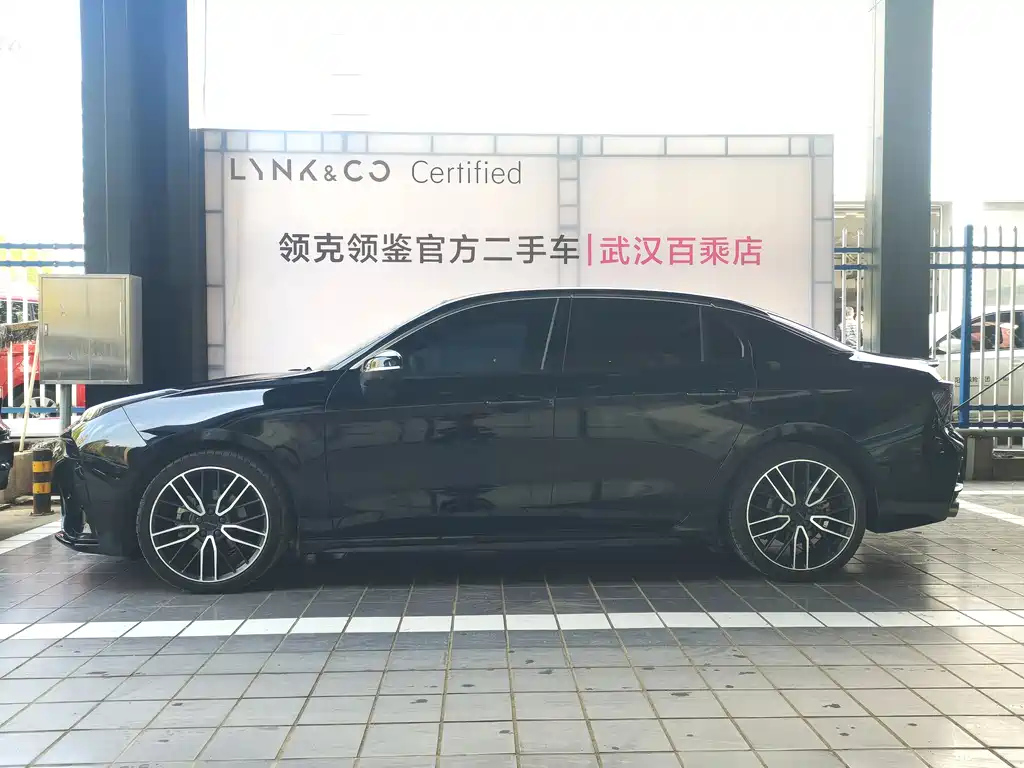 LYNK&CO 03 2023
