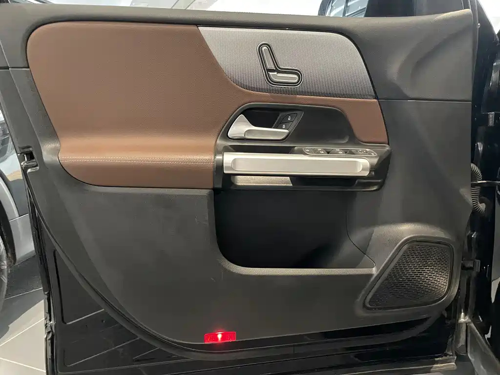 MERCEDES BENZ GLB 2022