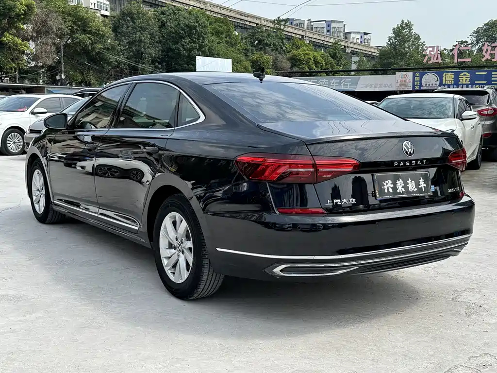 VOLKSWAGEN PASSAT 2021