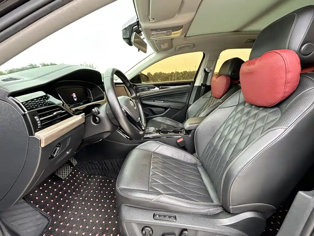 VOLKSWAGEN PASSAT 2020