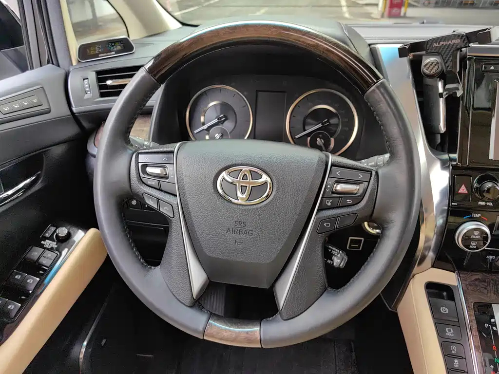 TOYOTA ALPHARD 2019