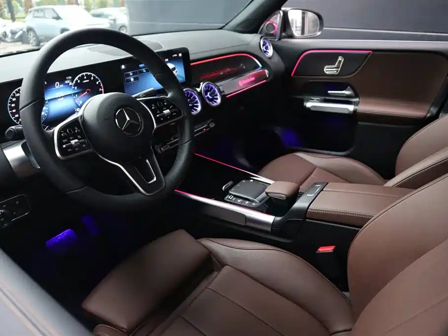 MERCEDES BENZ GLB 2023
