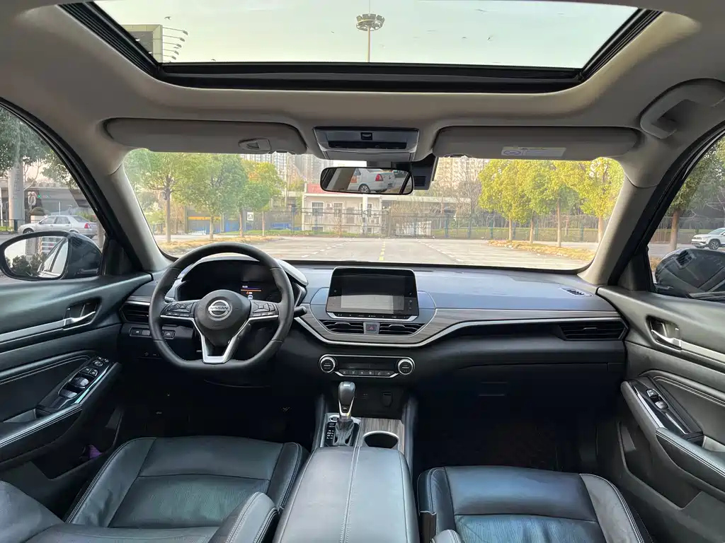 NISSAN TEANA 2021