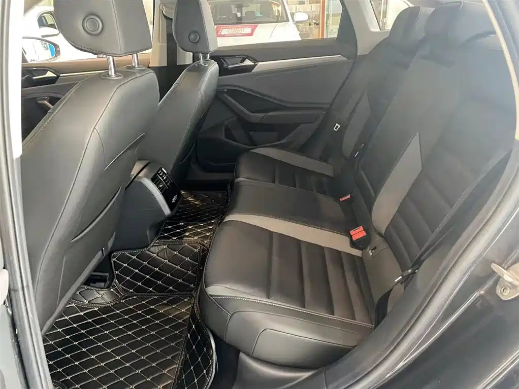 VOLKSWAGEN SAGITAR 2021