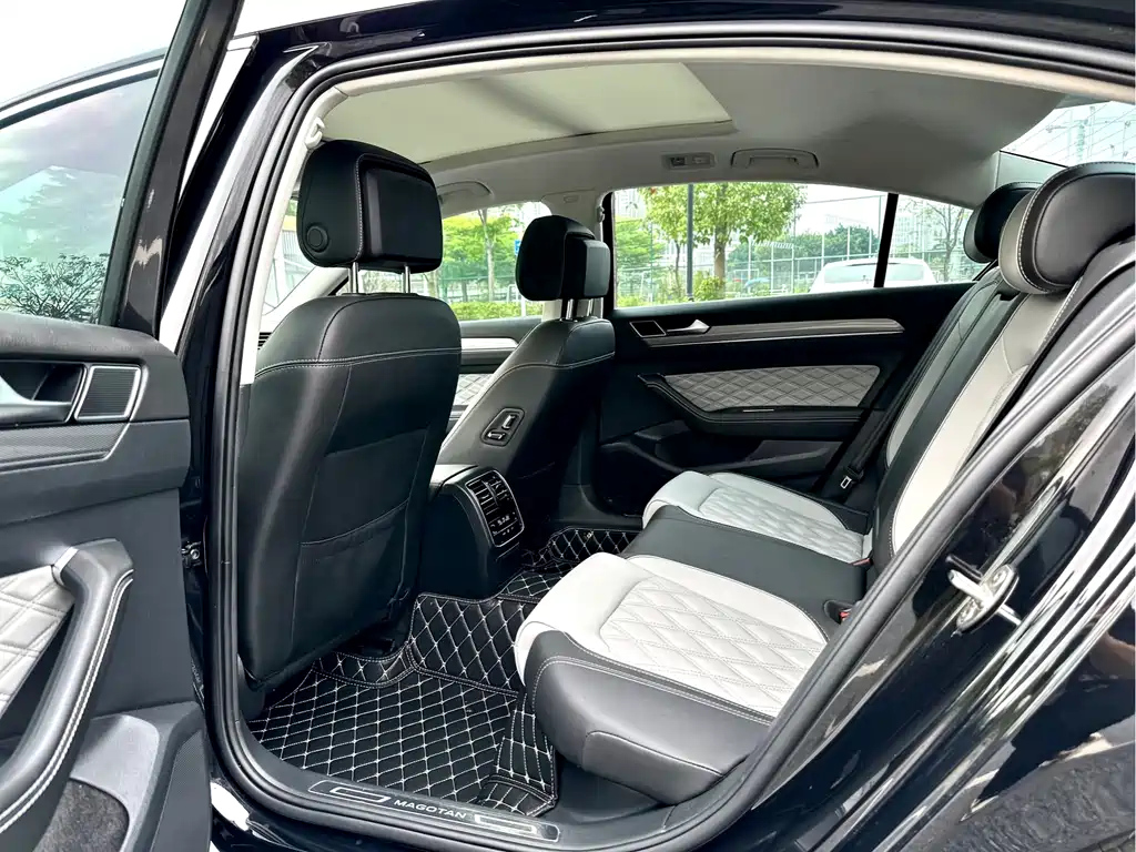 VOLKSWAGEN MAGOTAN 2022