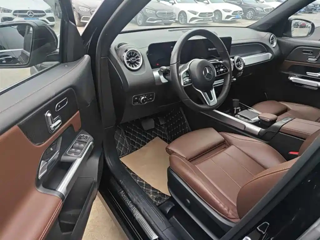 MERCEDES BENZ GLB 2021
