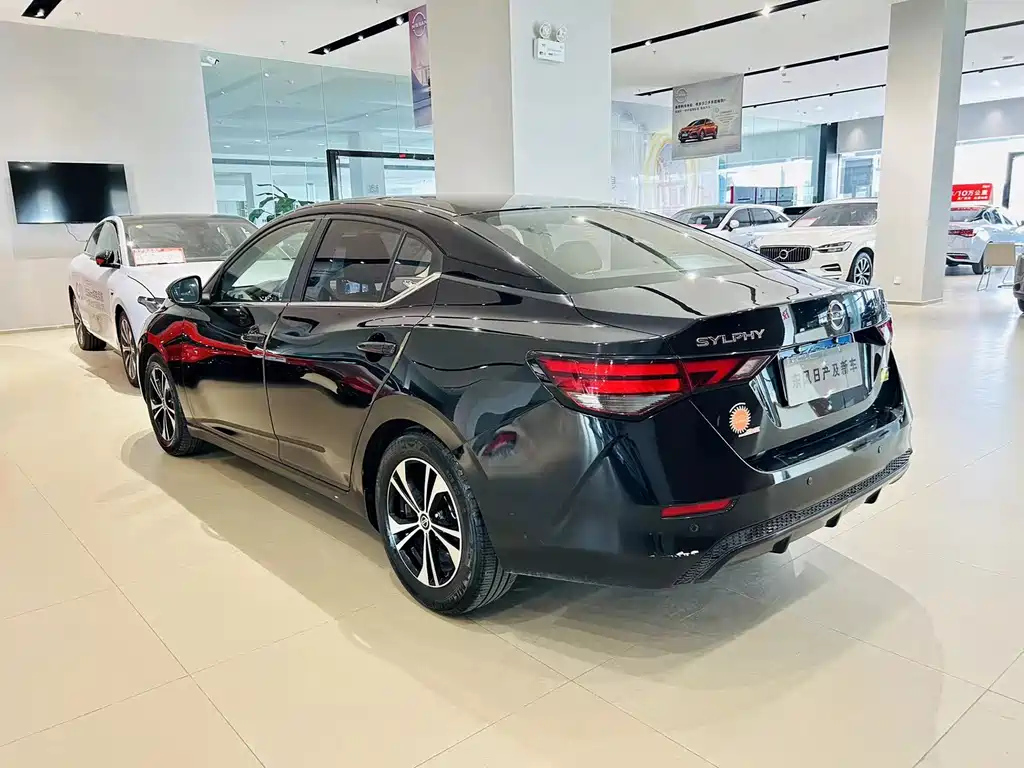 NISSAN SYLPHY 2020