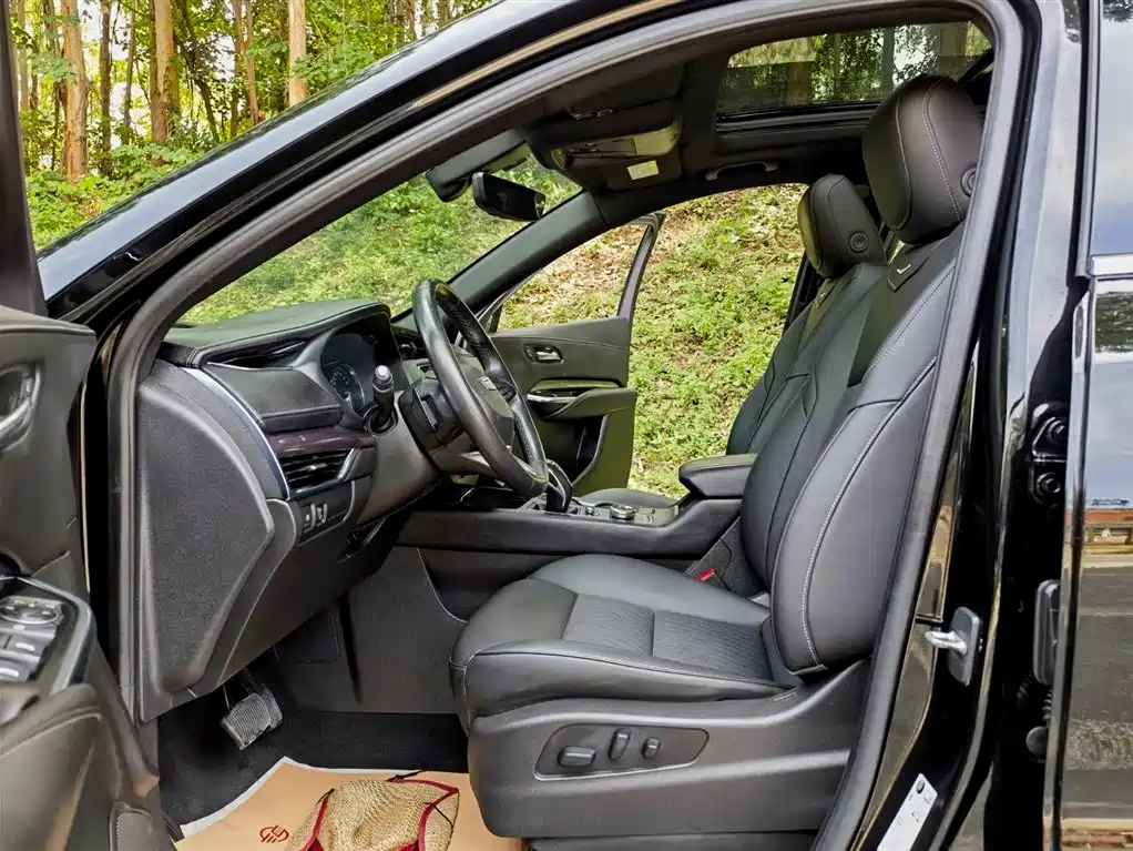 CADILLAC XT4 2020