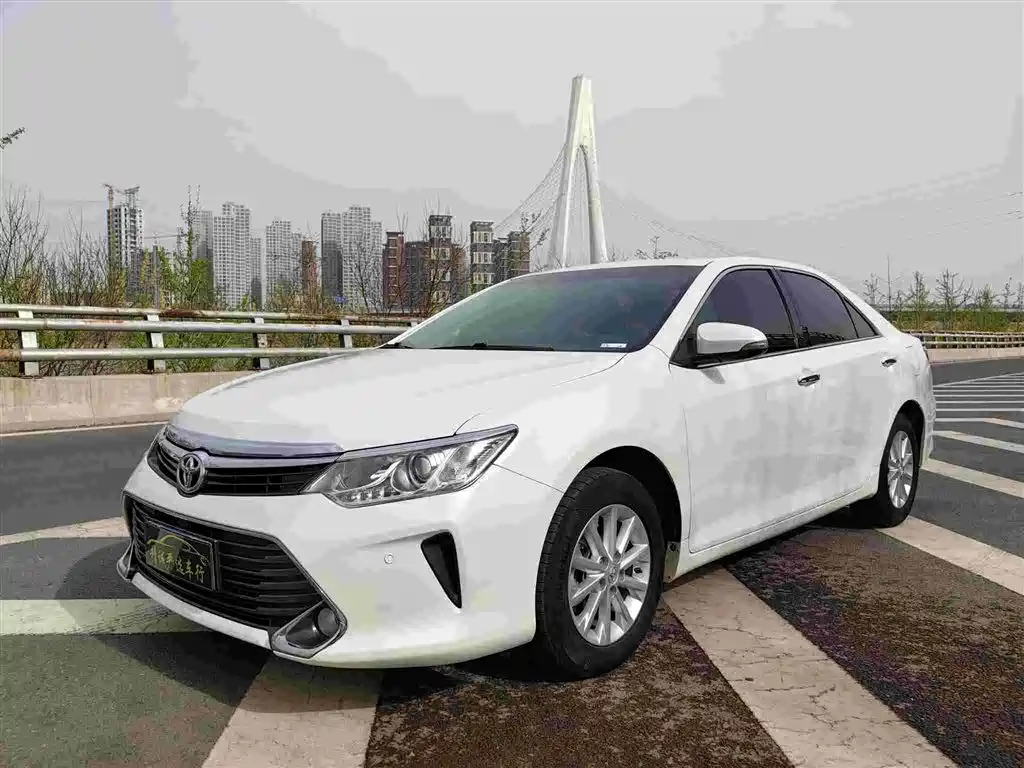 TOYOTA CAMRY 2016