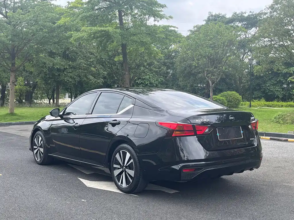 NISSAN TEANA 2021