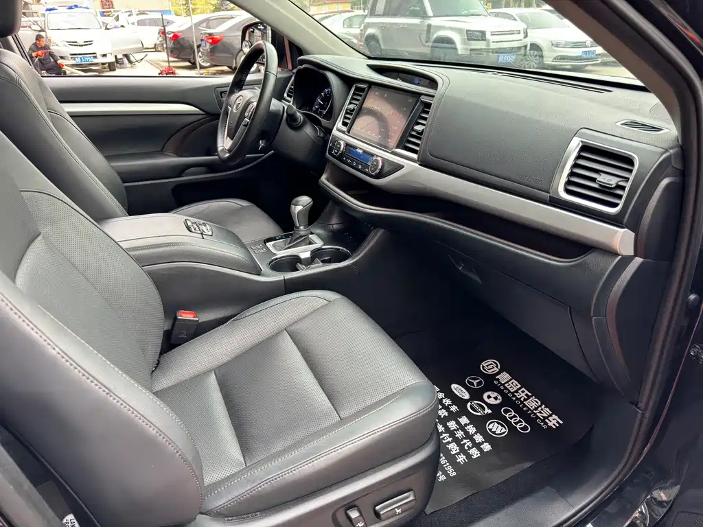 TOYOTA HIGHLANDER 2021