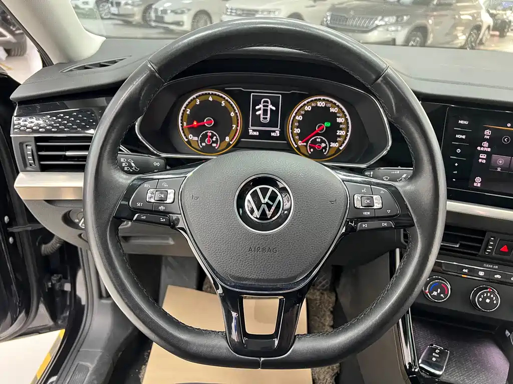 VOLKSWAGEN PASSAT 2021