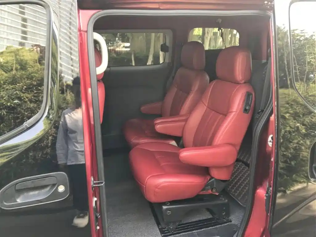 NISSAN NV200 2012