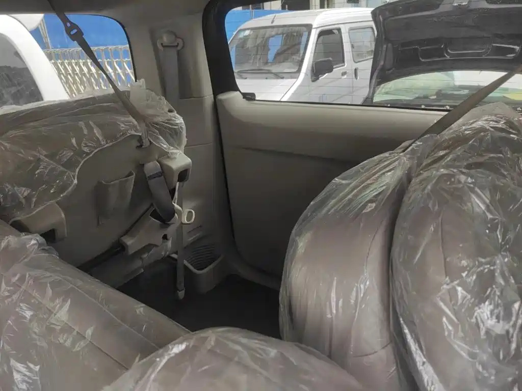 NISSAN NV200 2019