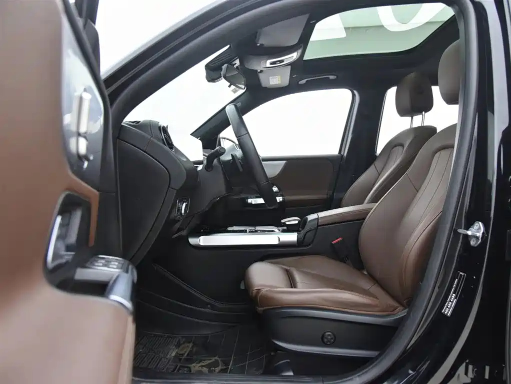 MERCEDES BENZ GLB 2021