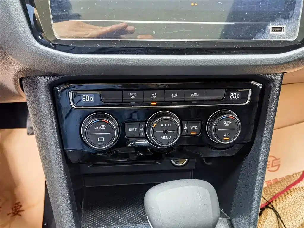 VOLKSWAGEN TIGUAN L 2021