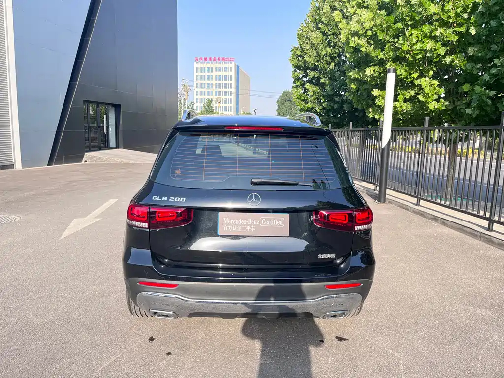 MERCEDES BENZ GLB 2023