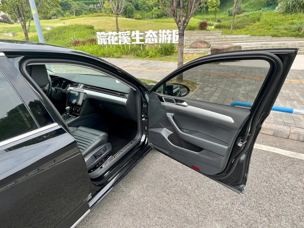 VOLKSWAGEN MAGOTAN 2018
