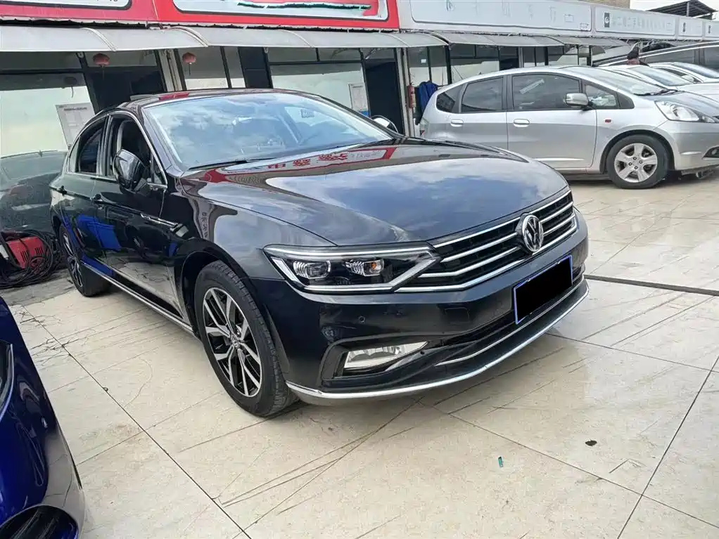 VOLKSWAGEN MAGOTAN 2020