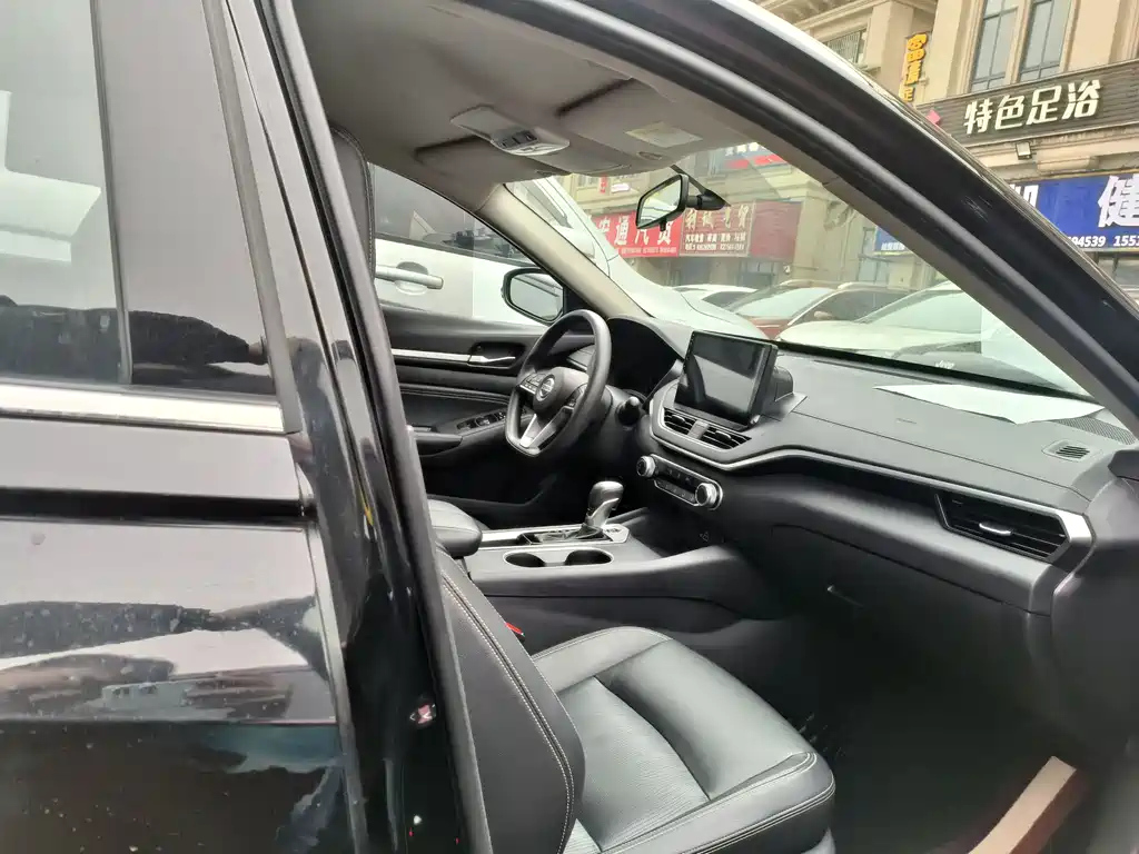 NISSAN TEANA 2021