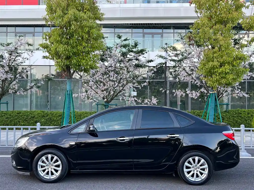 BUICK EXCELLE 2011