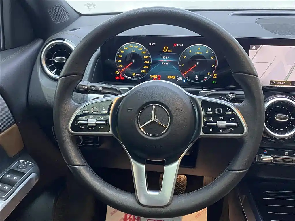 MERCEDES BENZ GLB 2022