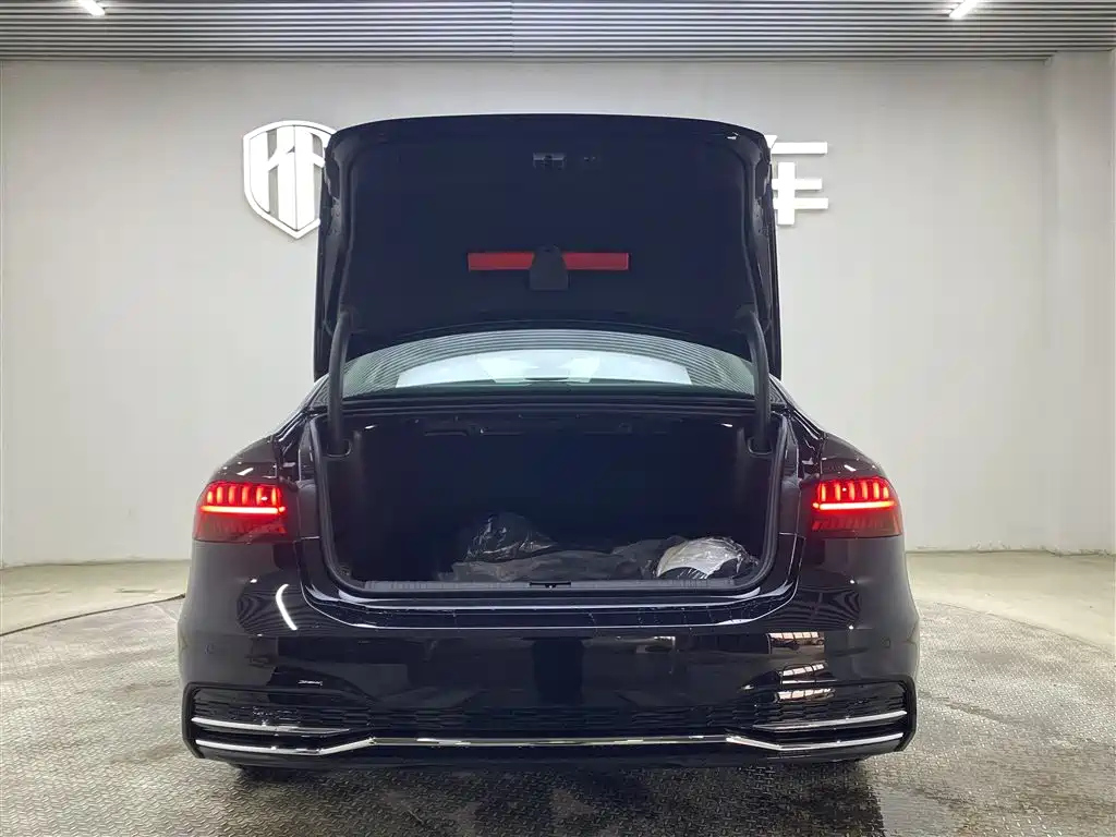 AUDI A7L 2024